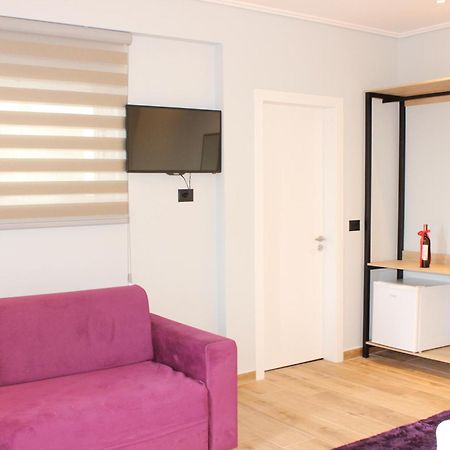 Bebi Hotel And Apartments Sarandë Eksteriør billede
