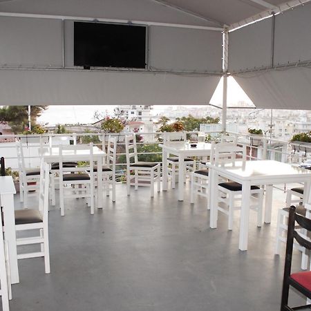 Bebi Hotel And Apartments Sarandë Eksteriør billede