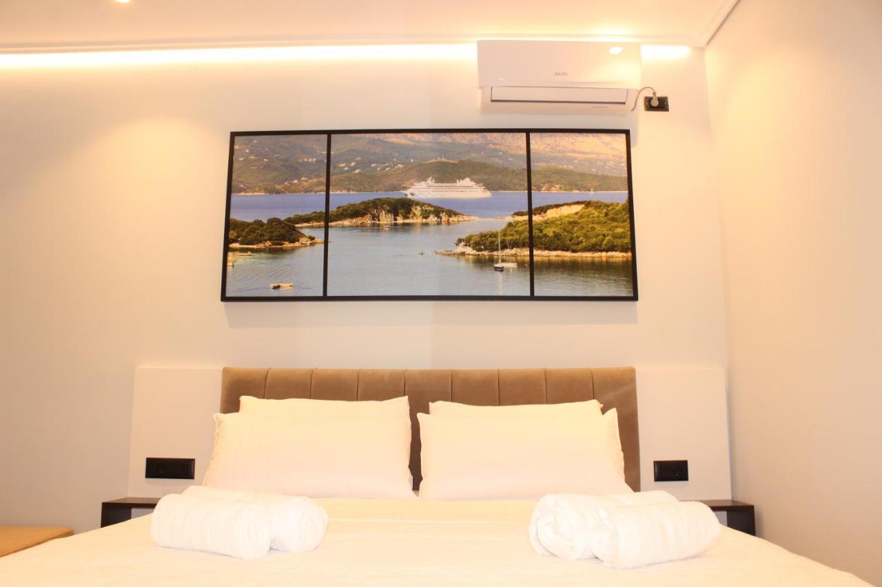 Bebi Hotel And Apartments Sarandë Eksteriør billede