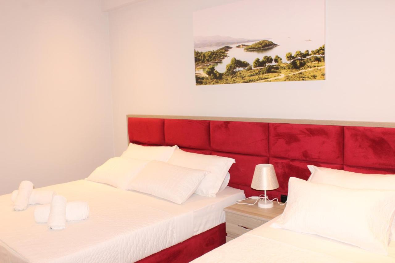 Bebi Hotel And Apartments Sarandë Eksteriør billede
