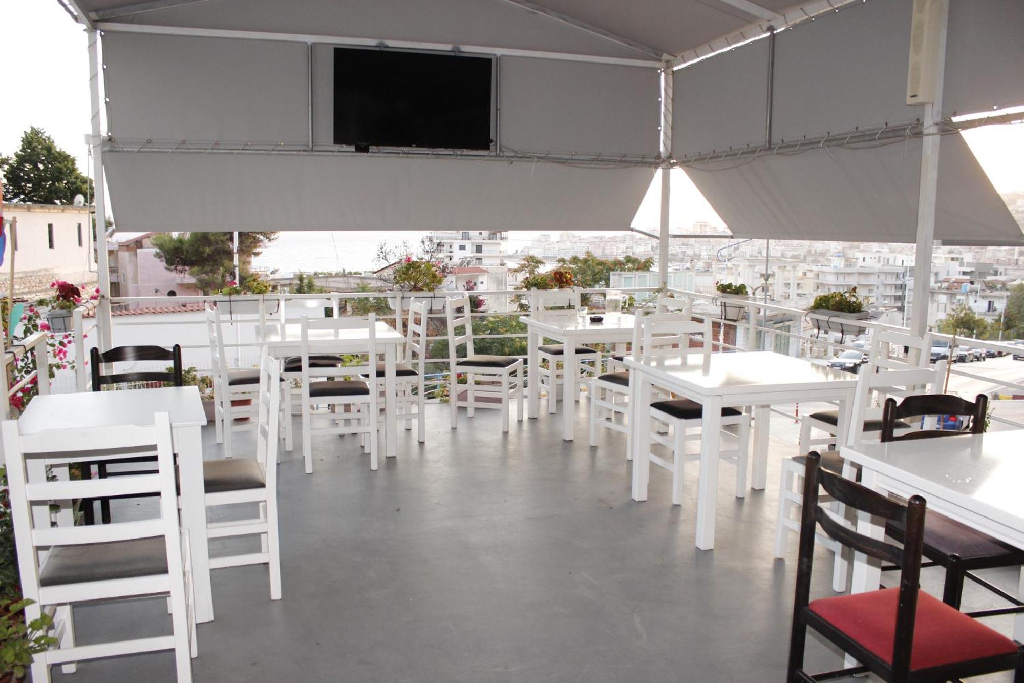 Bebi Hotel And Apartments Sarandë Eksteriør billede