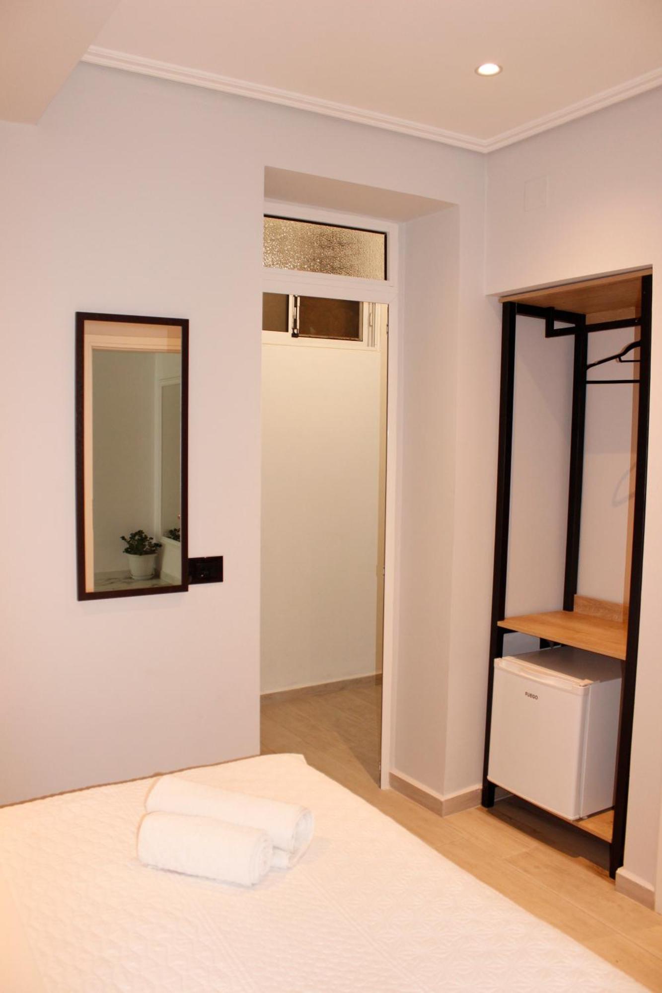 Bebi Hotel And Apartments Sarandë Eksteriør billede