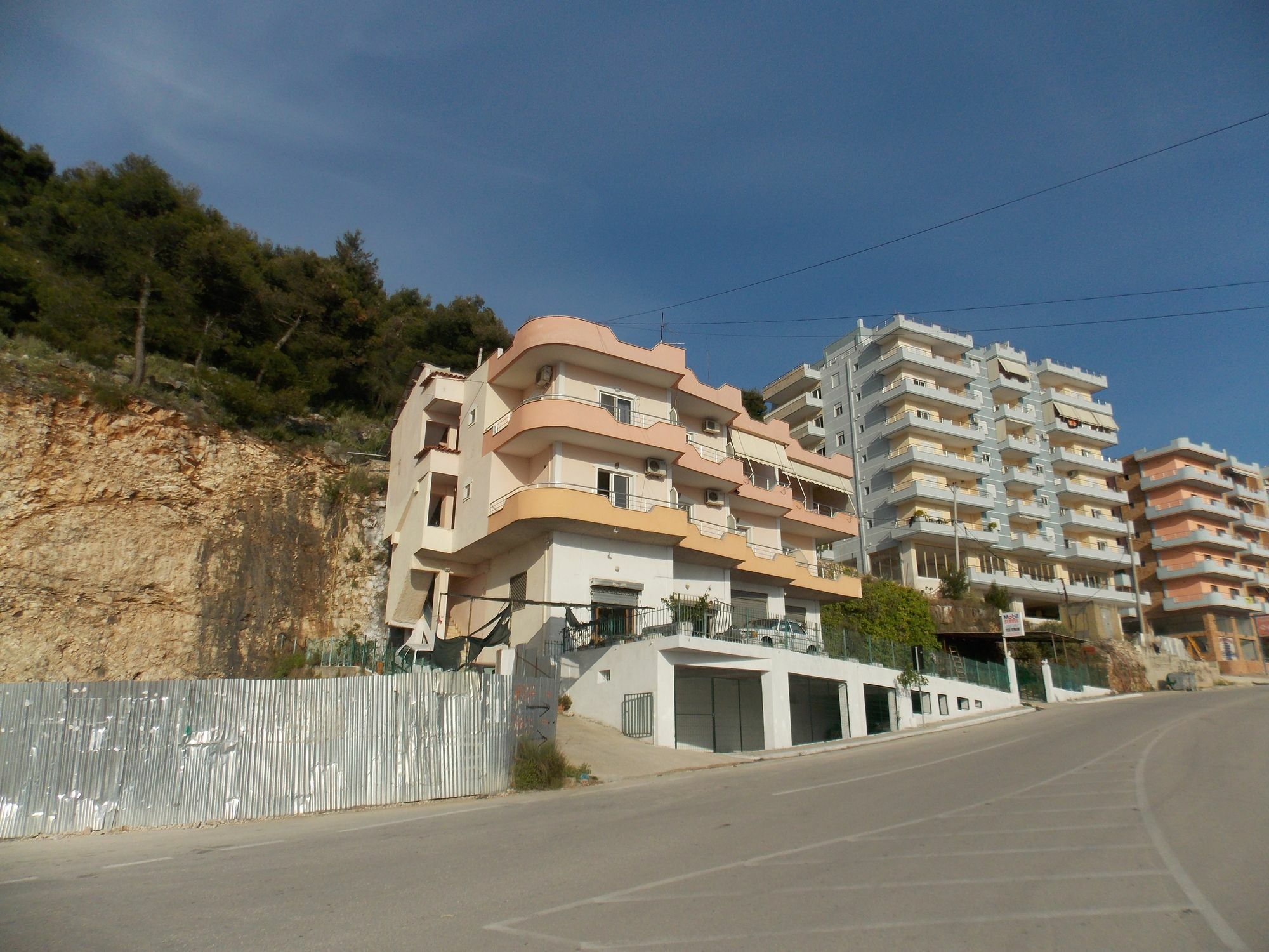 Bebi Hotel And Apartments Sarandë Eksteriør billede