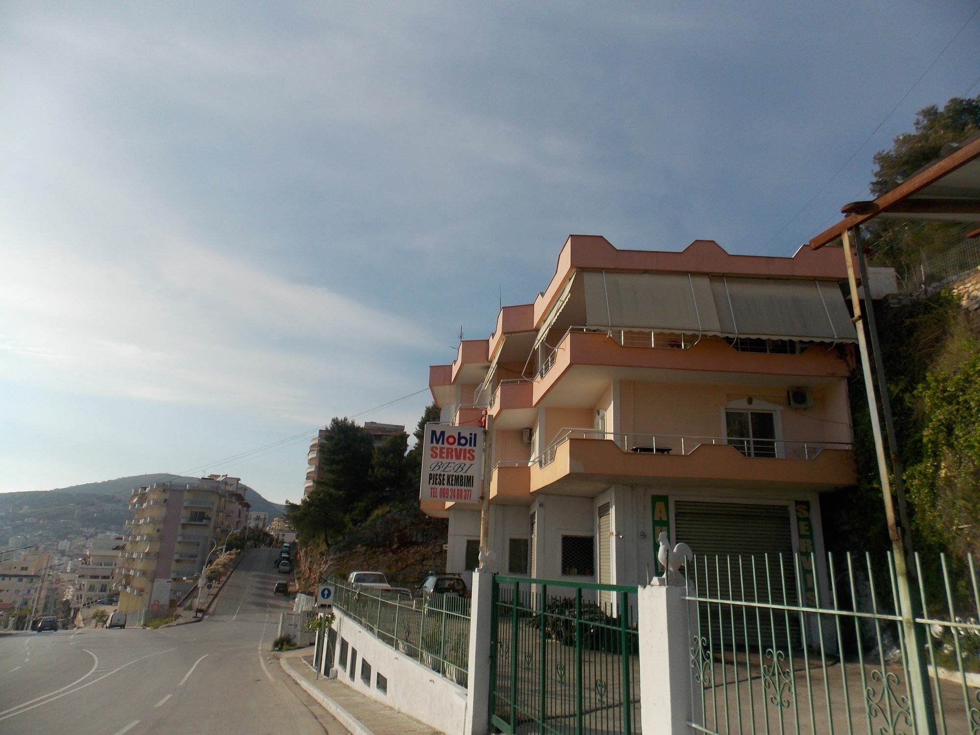 Bebi Hotel And Apartments Sarandë Eksteriør billede