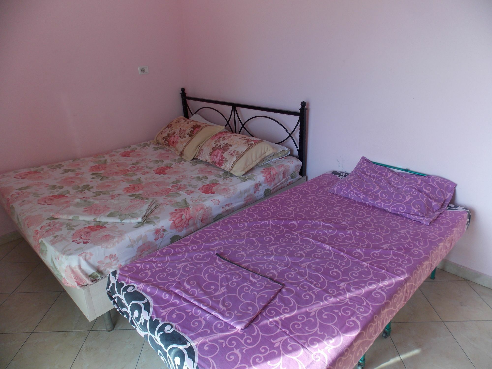 Bebi Hotel And Apartments Sarandë Eksteriør billede
